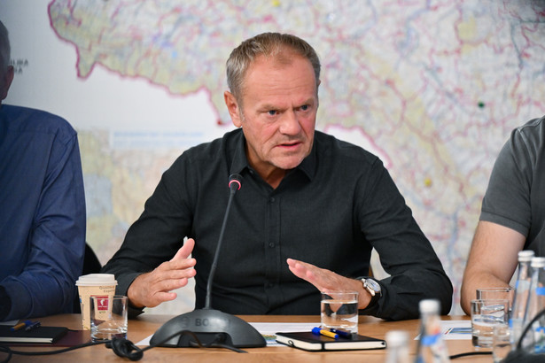 Premier Tusk apeluje: Nie odwołujcie wyjazdów na Dolny Śląsk