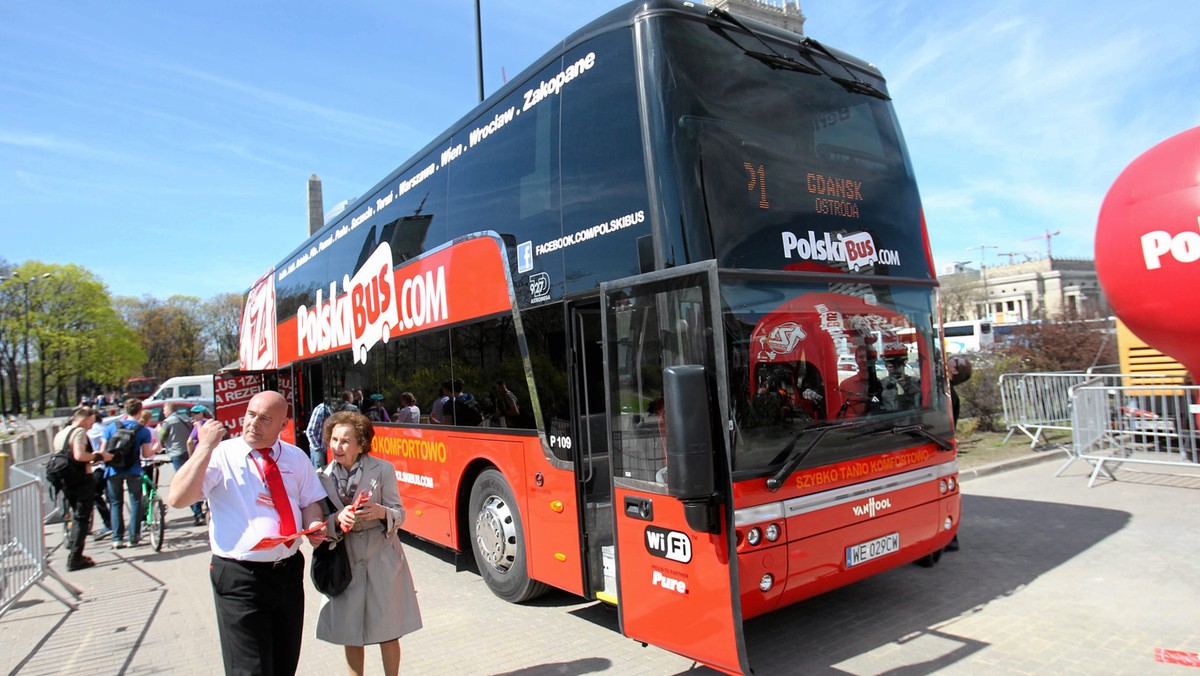 Tani przewoźnik zapowiedział zwiększenie liczby ekspresowych połączeń autokarowych pomiędzy Wrocławiem, a Warszawą. Autokary w tym kierunku będą odjeżdżać ze stolicy Dolnego Śląska aż siedem razy dziennie.