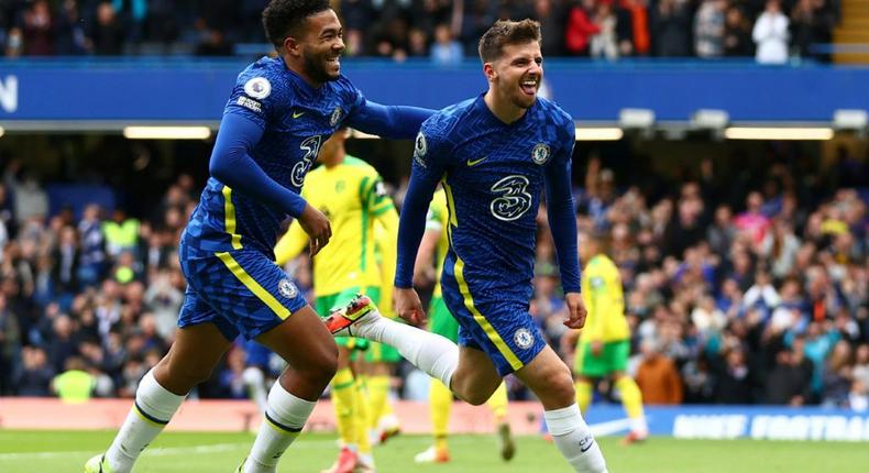 Chelsea's Mason Mount (R) celebrates with Reece James Creator: Adrian DENNIS