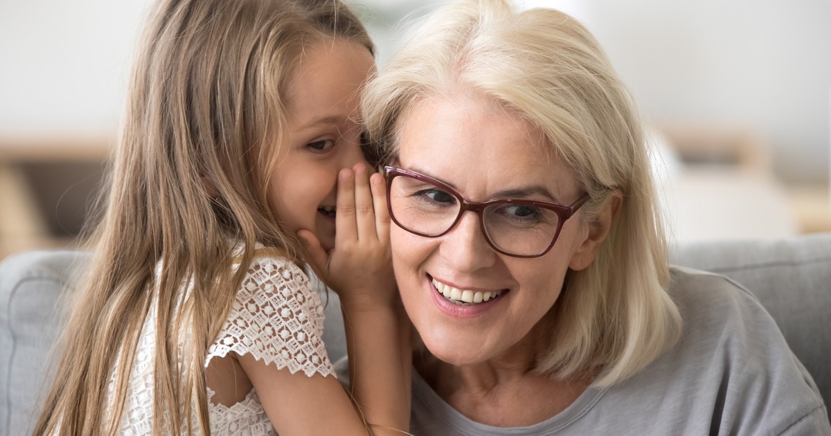 „Obecność babci mnie uspokajała”. Rola dziadków w życiu dziecka jest ogromna