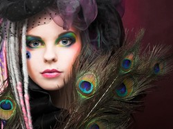 Modny makijaż na sylwestra i karnawał! Make-up jak oczy pawia