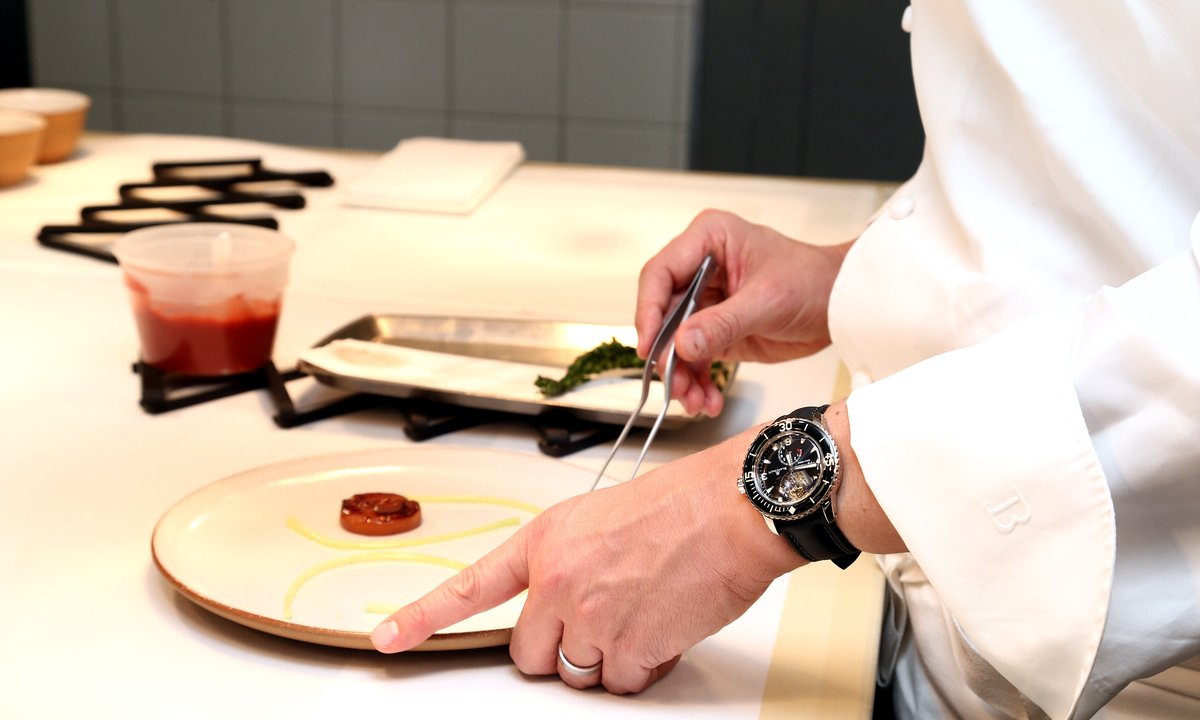 Wegańska restauracja z gwiazdkami Michelin wprowadza dania mięsne. "Stało się jasne"