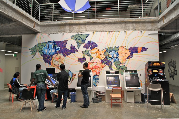 Managerowie produktu stoją na czele wszelkich biznesowych inicjatyw podejmowanych przez portal społecznościowy Marka Zuckerberga. Muszą wykazać się nie tylko wiedzą, ale i umiejętnościami przywódczymi.