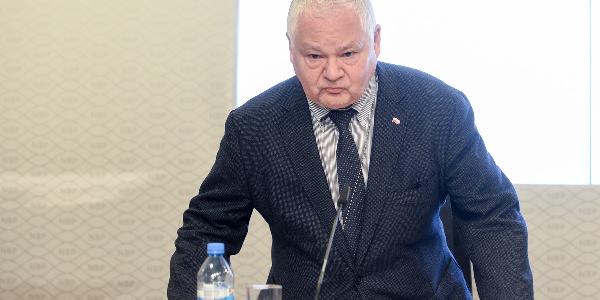 "Z satysfakcją muszę powiedzieć, że śledztwo przebiega szybko, sprawnie i jestem z tego bardzo zadowolony" - mówił po przesłuchaniu prof. Glapiński