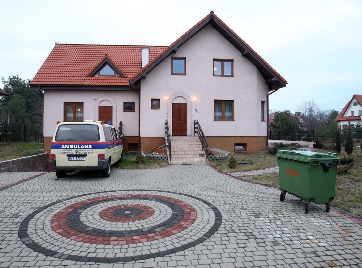 Dom Starosci w Radosci 05-12-2007 Warszawa



Katarzyna Zimna dyrektor domu 

radosc dom opieki

film 

znecanie sie bicie podopiecznych starcow