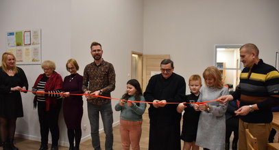 Otwarcie biblioteki w Wyszonowicach. Proboszcza też nie zabrakło