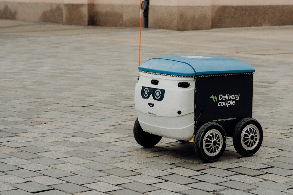 „Mateusz to robot, który w przyszłości dowiezie Wam ulubiony posiłek z naszej restauracji” – zapowiadają przedstawiciele lokalu w mediach społecznościowych