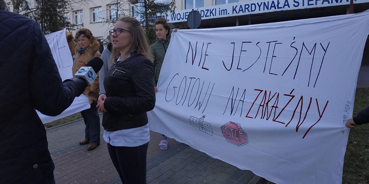 Niespokojnie w Łomży. Mieszkańcy walczą o swój szpital. Interweniuje policja