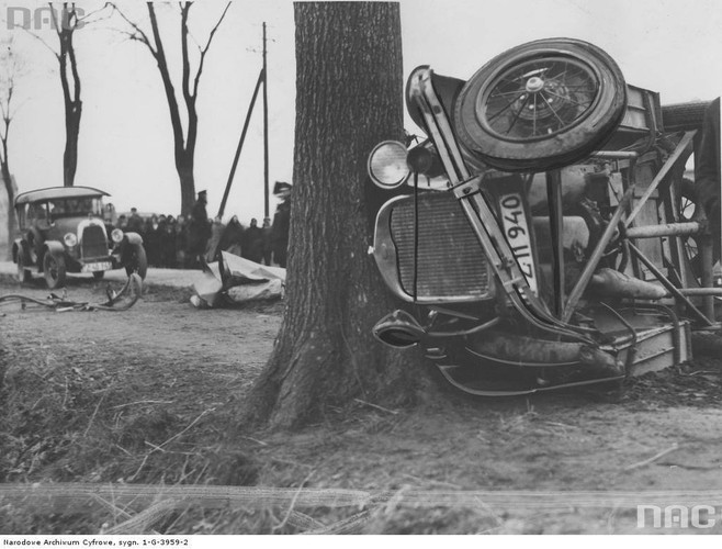 WYPADKI DROGOWE W STYLU RETRO