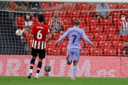 Potknięcie Barcelony w Bilbao. W niedzielę grają stołeczni rywale