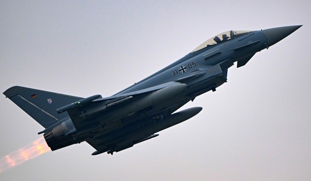 Ilustracija: Jurofajter tajfun