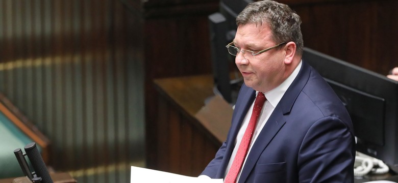 Wójcik: Komisarze UE bezwzględnie szantażują Polskę