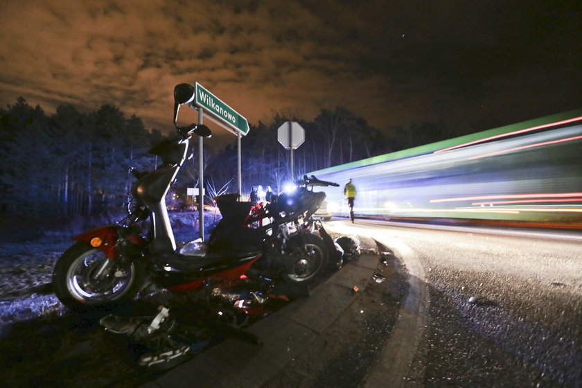  Audi staranowało motorower z kierującym i pasażerką w ciąży.