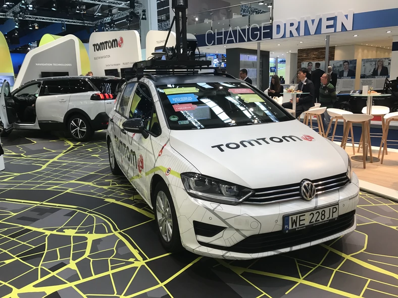 Samochód TomTom przygotowany w firmowym ośrodku w Łodzi