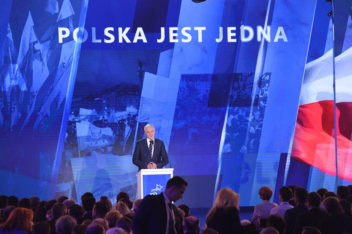 Jak mówił Gowin na sobotniej konwencji PiS i Zjednoczonej Prawicy, chodzi o to, by "rodzice wychowujący małe dzieci dysponowali nie tylko głosem własnym, ale też głosem swoich dzieci".