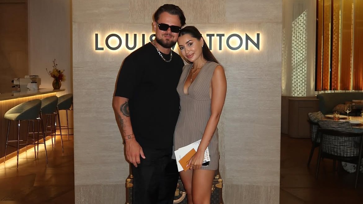 Tomáš „Tiscinko“ Štetiar a Karolína „Shawty“ Šarkozyová sa na sociálnych sieťach prezentujú luxusným životným štýlom