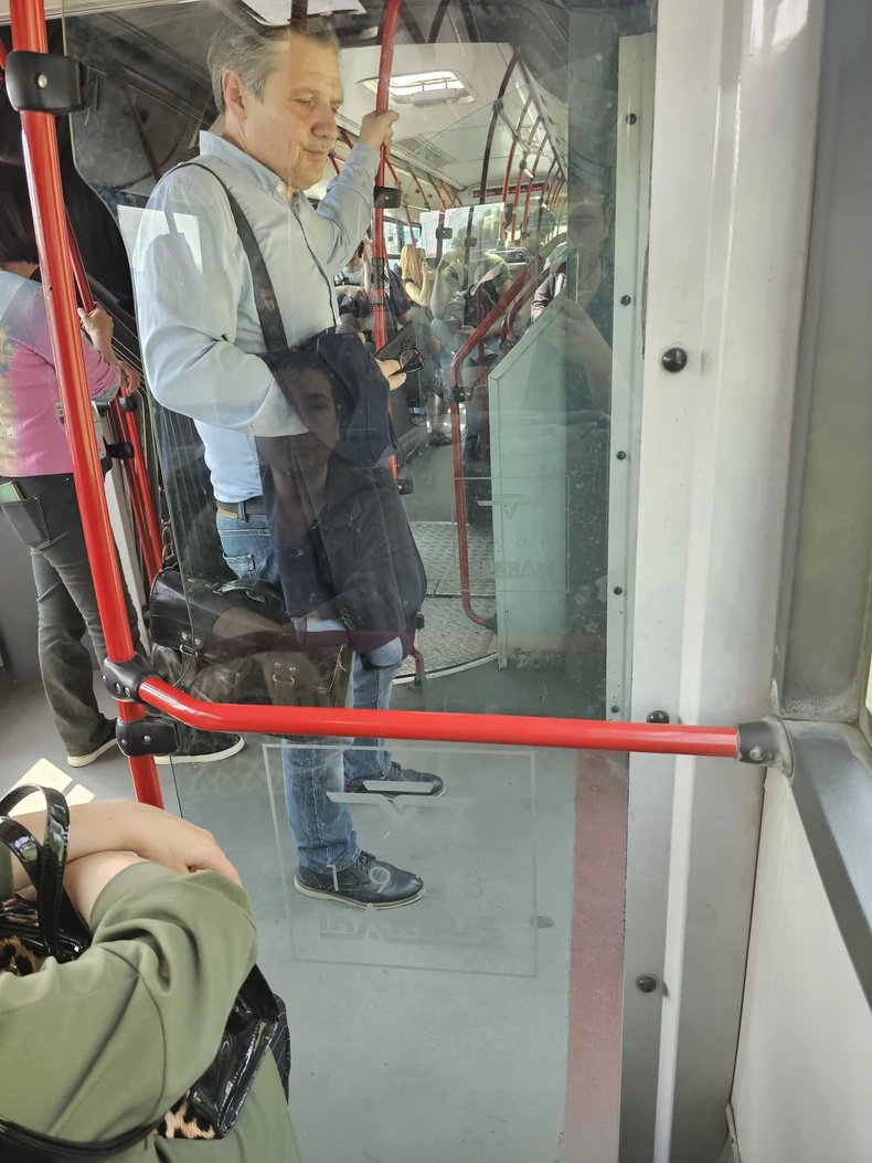 Nebojša Dugalić u gradskom prevozu