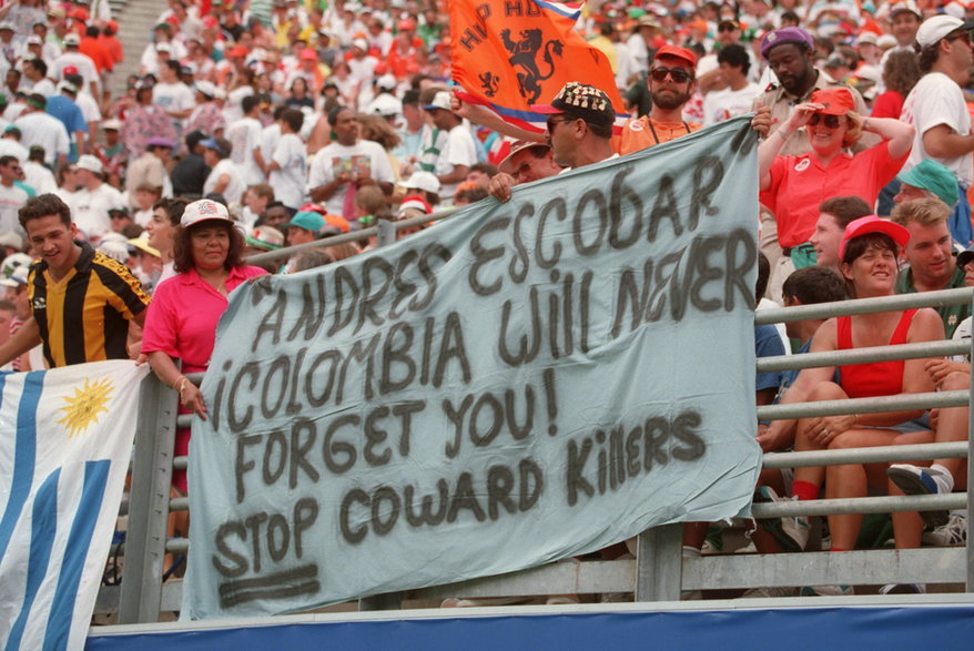 "Andres Escobar - Kolumbia cię nigdy nie zapomni. Powstrzymać tchórzliwych zabójców!"