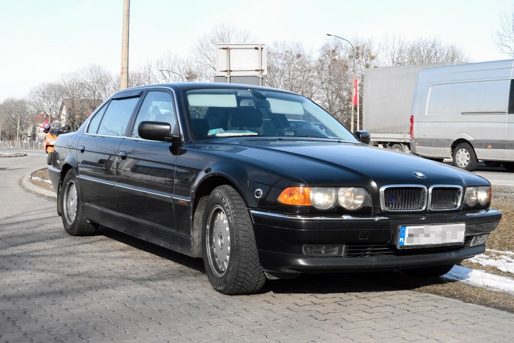 BMW serii 7 (E38) w służbie policji