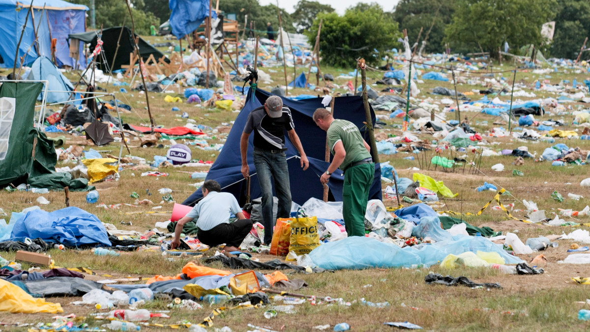 KOSTRZYN NAD ODRĄ PRZYSTANEK WOODSTOCK ŚMIECI (Śmieci po Przystanku Woodstock)