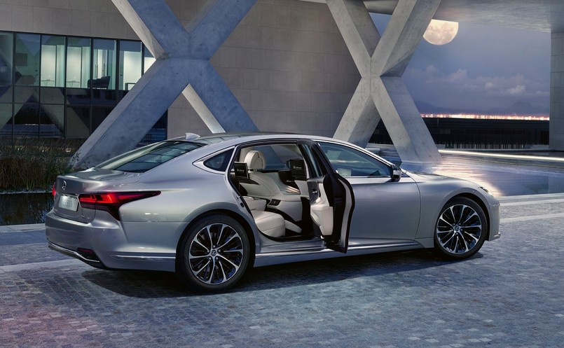 Lexus LS 2023