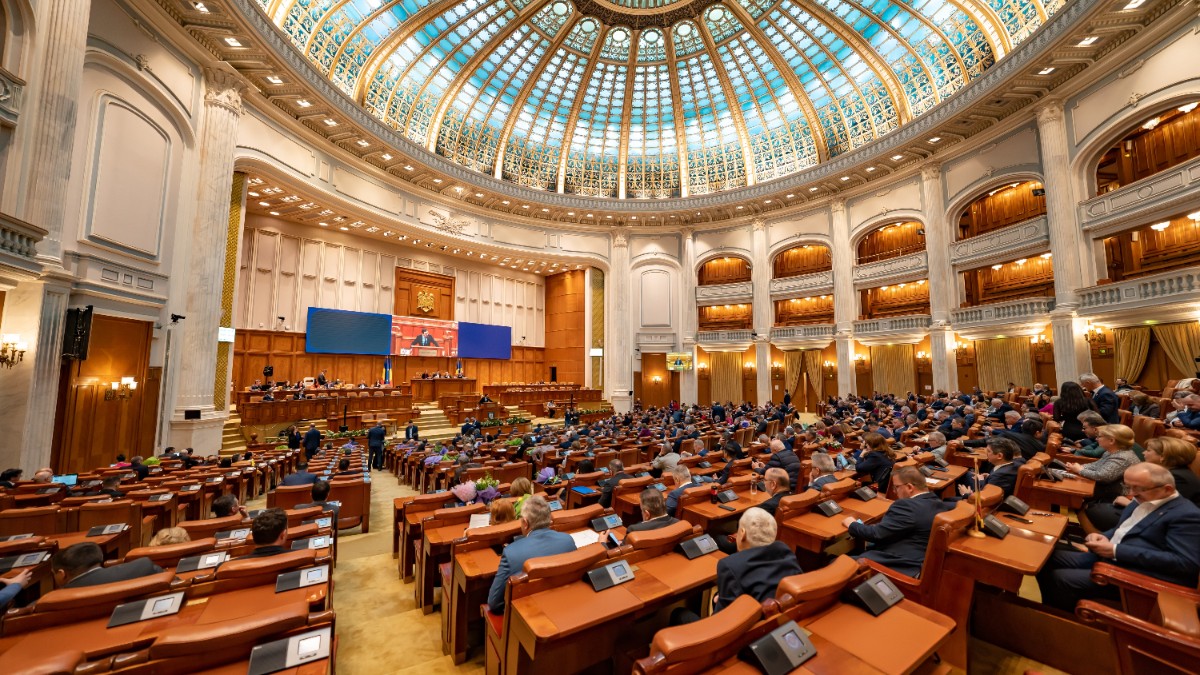 Ce se întâmplă dacă Nicușor Dan dizolvă Parlamentul? Conf dr Marius Bălan explică cum ar trebui modificată Constituția pentru a nu mai avea astfel de crize politice