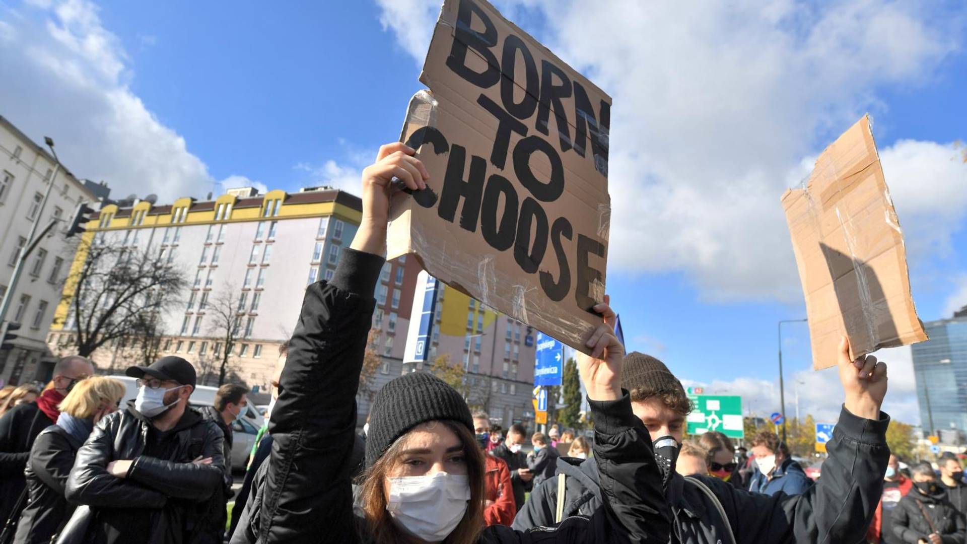 Svima vama koji mislite da možete da odlučujete o pravu žene na abortus