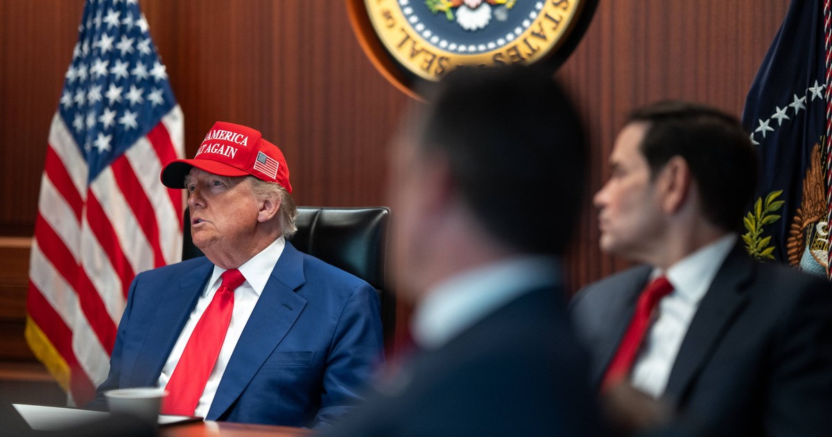 Donald Trump w ogniu krytyki po ataku USA na Iran. "Całkowicie obłąkany"