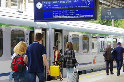 PKP zaskakuje, tym razem pozytywnie. Obniża ceny biletów