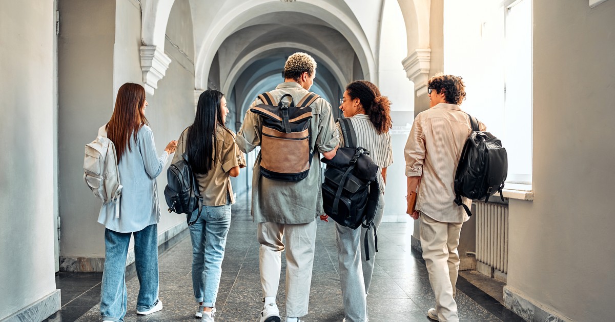 Brakuje miejsc w akademikach. Czy prywatne placówki rozwiążą problem? Jakie są ceny?