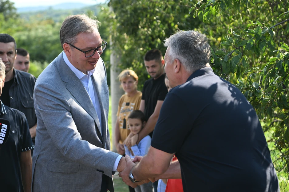 Aleksandar Vučić u poseti porodici Todorović
