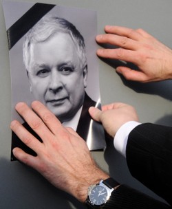 Nie będzie pomnika Kaczyńskiego. Na sali dało się słyszeć: Hańba! Zdrajcy!