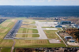 Lotnisko im. Lecha Wałęsy w Gdańsku z lotu ptaka (ZDJĘCIA)