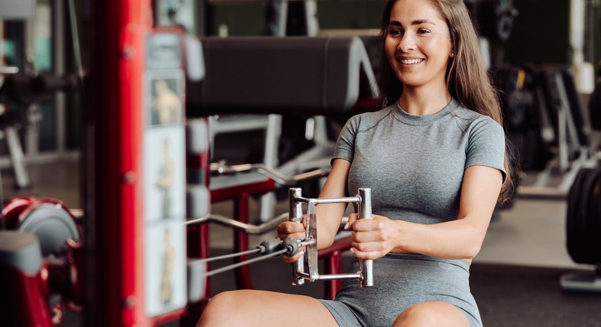 Strefa fitness to jedno z ulubionych miejsc spotkań studentów. Tu każdy znajdzie coś dla siebie. 