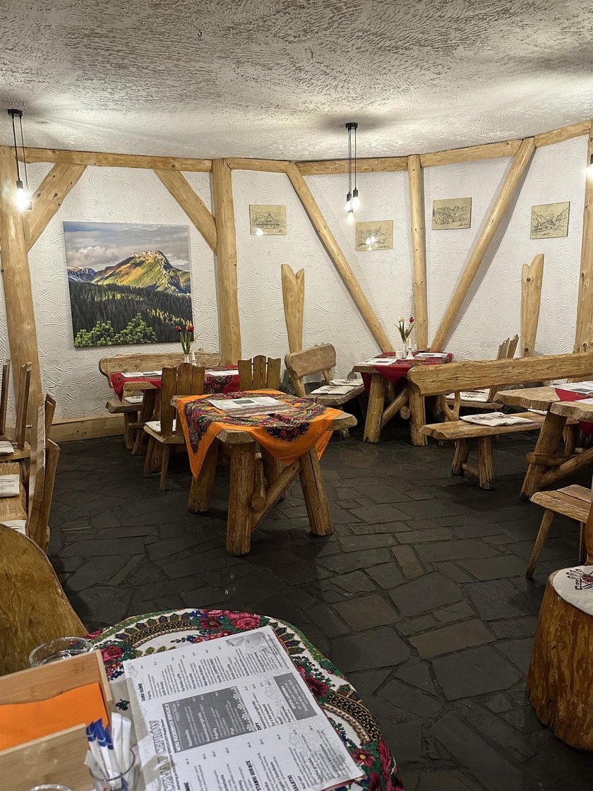 Wystrój restauracji "Karczma u Ceprów".