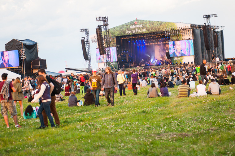 Open'er 2013 - publiczność (fot. Monika Stolarska / Onet)