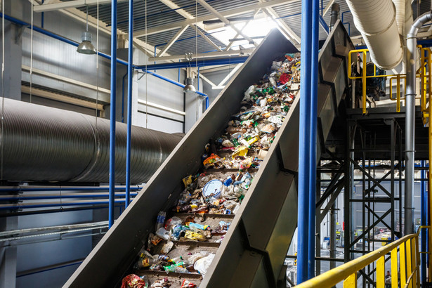 Dziś największym problemem jest wielomateriałowość opakowań z tworzyw sztucznych i różnego rodzaju dodatki, które dyskwalifikują opakowania z recyklingu