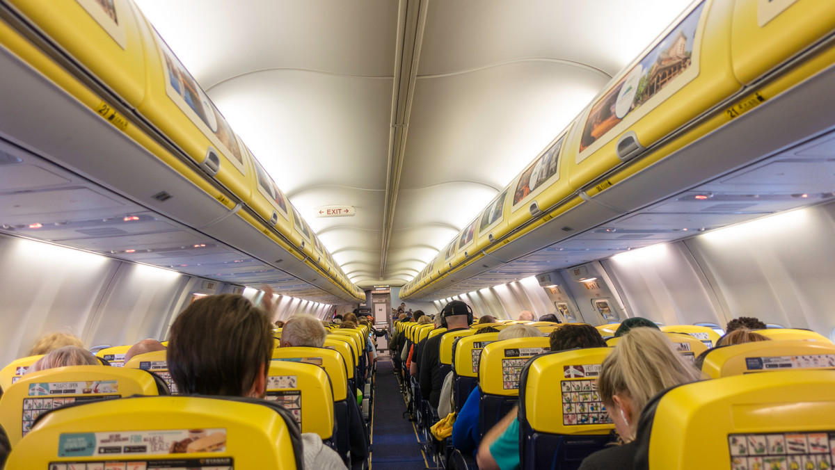 Pasażer poszedł do toalety w samolocie Ryanaira. Opóźnił lot o kilka godzin