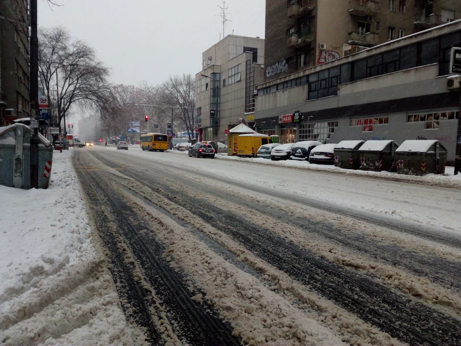 Neočišćene saobraćajnice širom prestonice