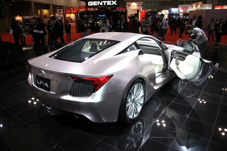 Lexus LFA: zainteresowanie przekroczyło plany produkcyjne