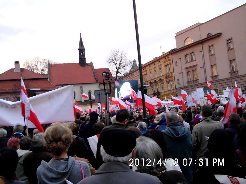 Druga rocznica pogrzebu Pary Prezydenckiej w Krakowie, Fot. Małgorzata W/Daj znać!