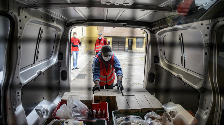 Soltész Miklós: minden eddiginél fontosabb a hazai termékek támogatása és vásárlása. /Fotó:MTI