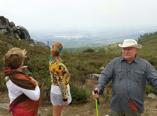 Lech Wałęsa z żoną Danutą i córką Marią Wiktorą na wakacjach w Portugalii