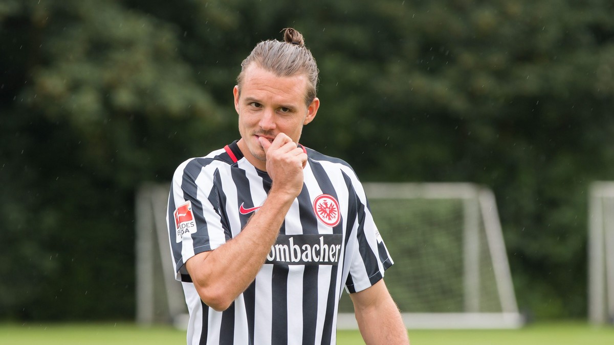 Bundesliga wciąż przyciąga na stadiony największą liczbę kibiców. Średnia na mecz w ostatnim sezonie wynosiła 42 421 - poinformowała Niemiecka Liga Piłkarska. Rozgrywki oglądało łącznie blisko 13 mln widzów, a trybuny były wypełnione w 91 proc.