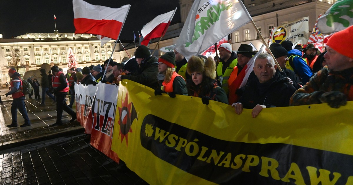 Protest rolników w Warszawie zakończony. Pięć postulatów i pomysłowe hasła