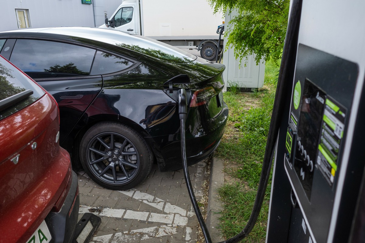 Tyle aut elektrycznych zarejestrowano w Polsce