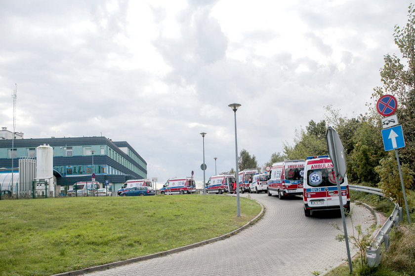 Wojewoda apeluje, aby dzwonić po karetkę tylko w nagłych przypadkach