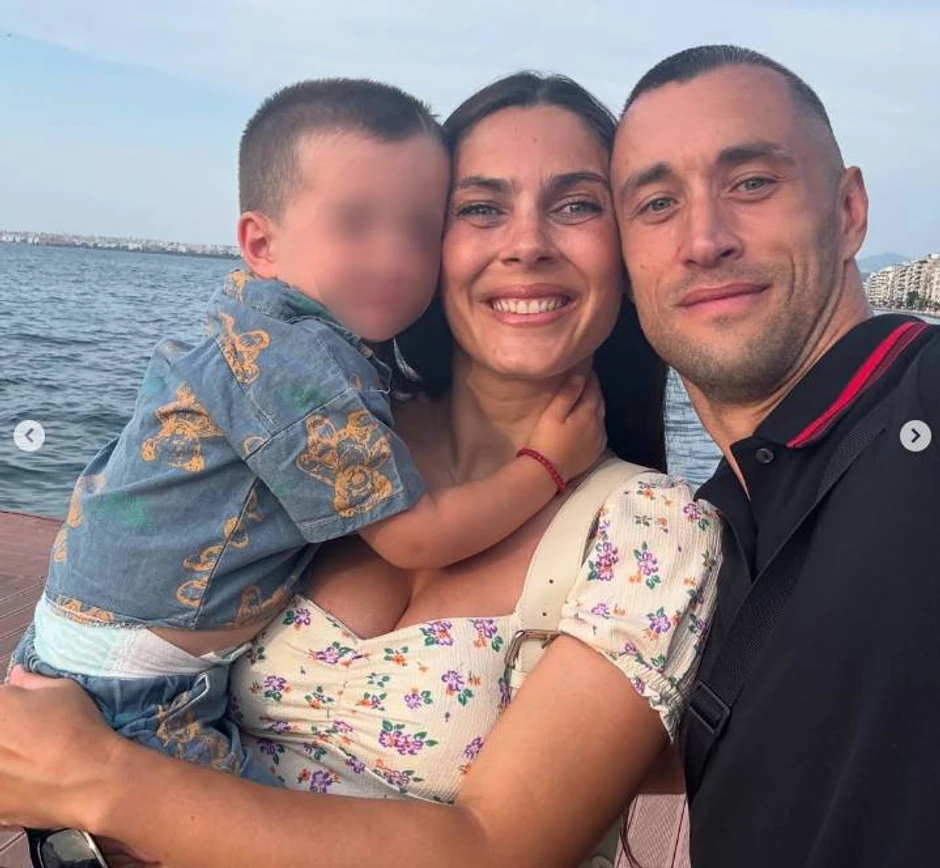 Trudna Milica Mandić sa porodicom na odmoru