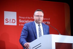 Poseł Szejna nie gryzie się w język. 'Prezydent Duda nadal jest na smyczy Jarosława Kaczyńskiego'