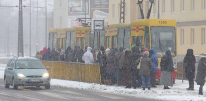 Silny wiatr i śnieg. Uwaga, możliwe zawieje!